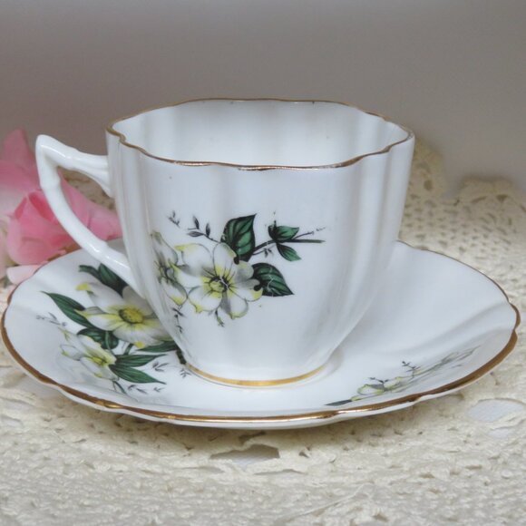 Windsor Ware Bone China Canadian Dogwood Teacup & Saucer Vintage (K648) - Picture 2 of 6